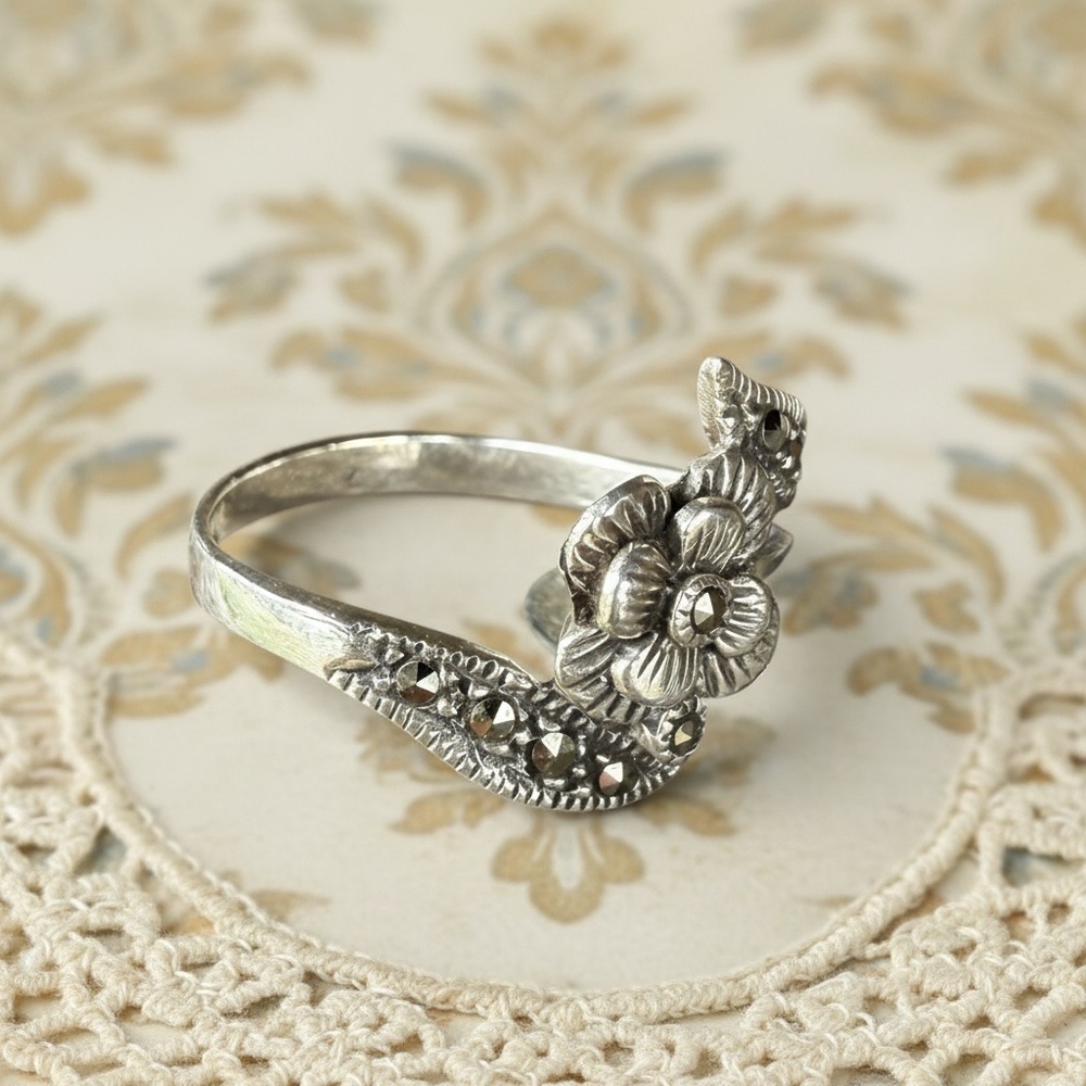 Floral Sterling Silver — Women’s Sterling-Style Bloom Ring - Picture 4 of 6